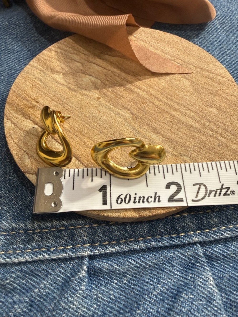 Fashion Gold Linked earrings - Picture 3 of 3